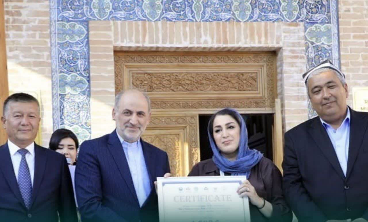 زهرا اصلانی منتخب ماهرترین زن سفالگر مجمع جهانی سفالگران
شد_68d2e67183a83.jpeg